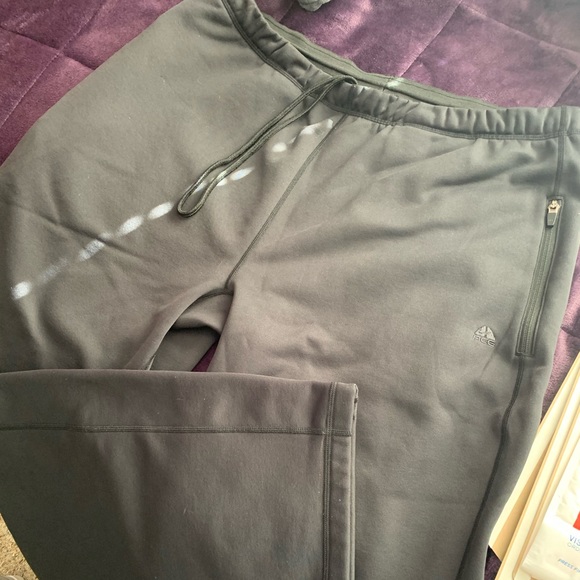 nike acg sweatpants
